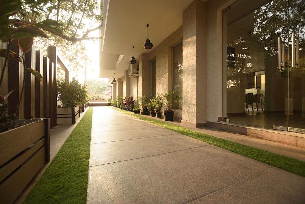 Hotel Amani 3*